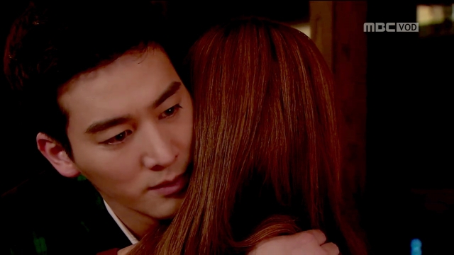 민정씨한테 부모가 있든 없든 아무 상관없어요. 어차피 민정씨한테 보호자는 나 뿐이니까.