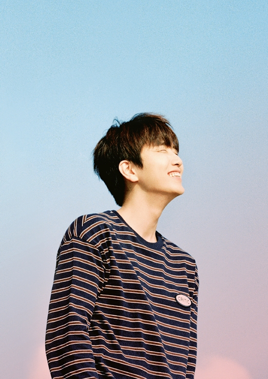 솔로로 데뷔하는 산들. 그는 신곡 '그렇게 있어줘'로 활동할 예정이다. /WM엔터테인먼트 제공