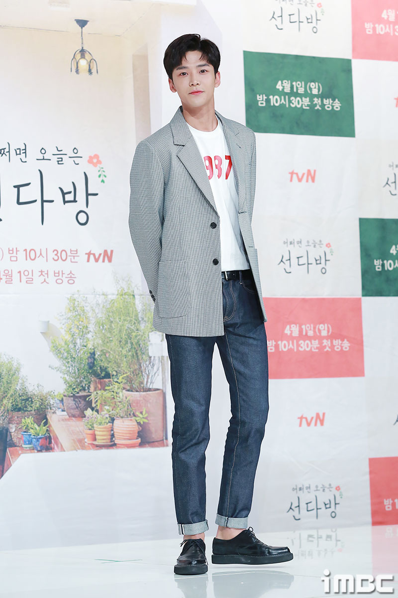 아이컨택 이미지