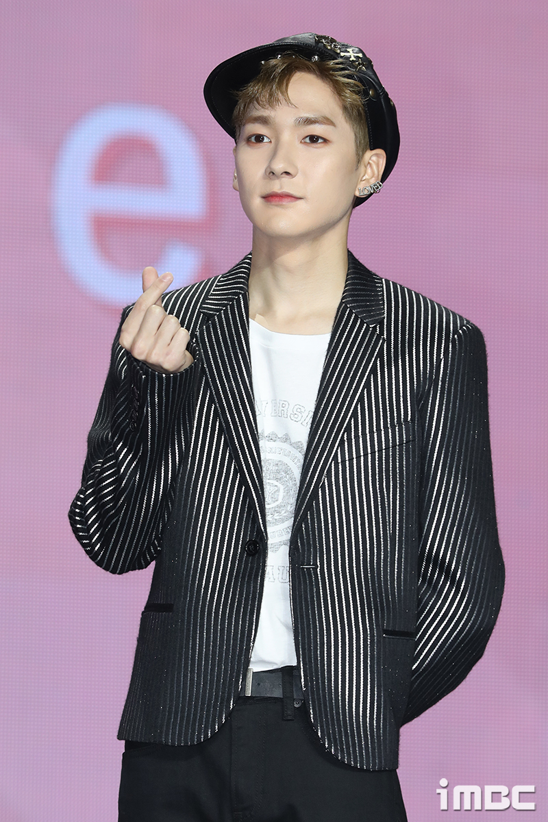 아론 이미지