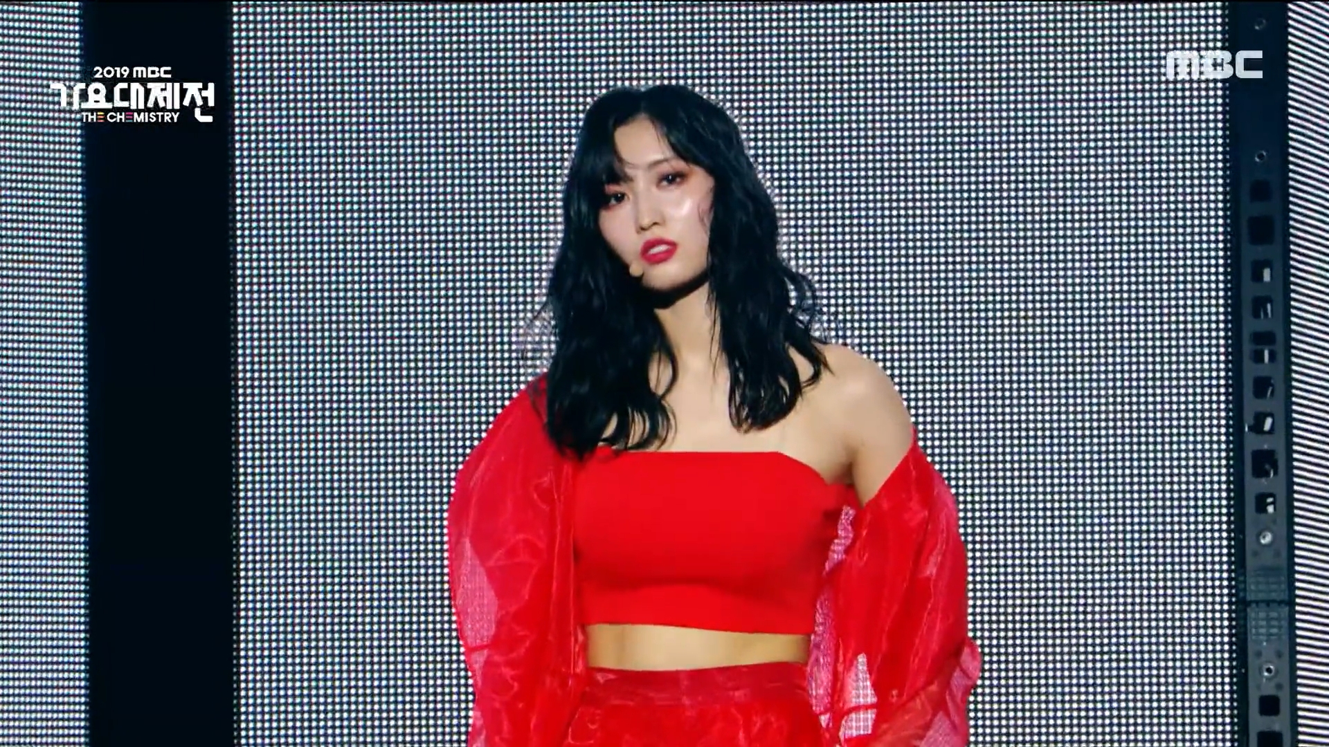 '2019 MBC 가요대제전' 2019 'GOOD BYE' 특급 콜라보 태민X모모·지효! 강렬한 레드빛 무대