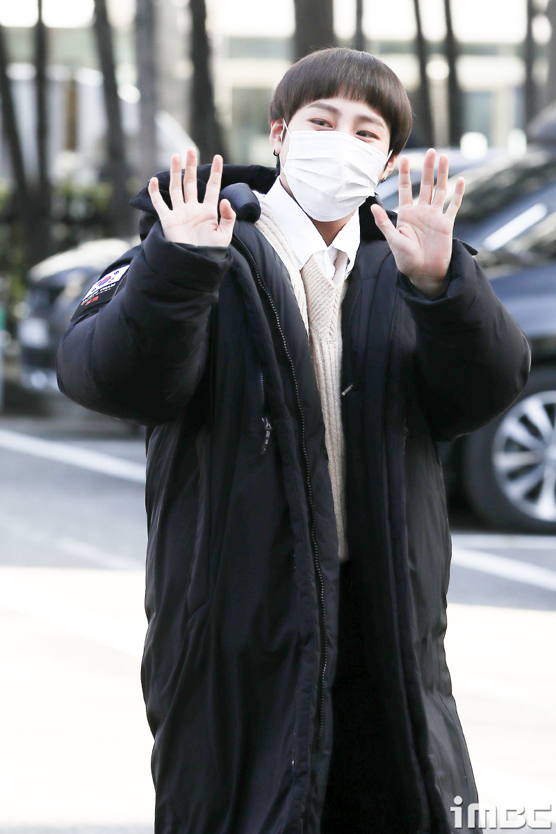 [포토] 하성운, 출근길 귀요미