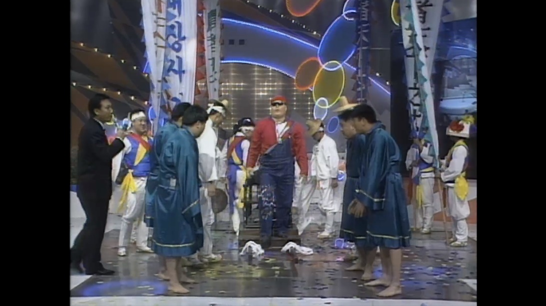 [M타임머신] 등장부터 천하장사 포스...28년 전 강호동, 김건모의 ‘첫인상’으로 무대 초토화!