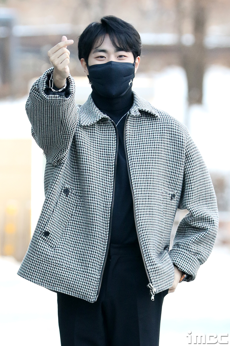 [포토] 조병규, 강추위 녹이는 하트