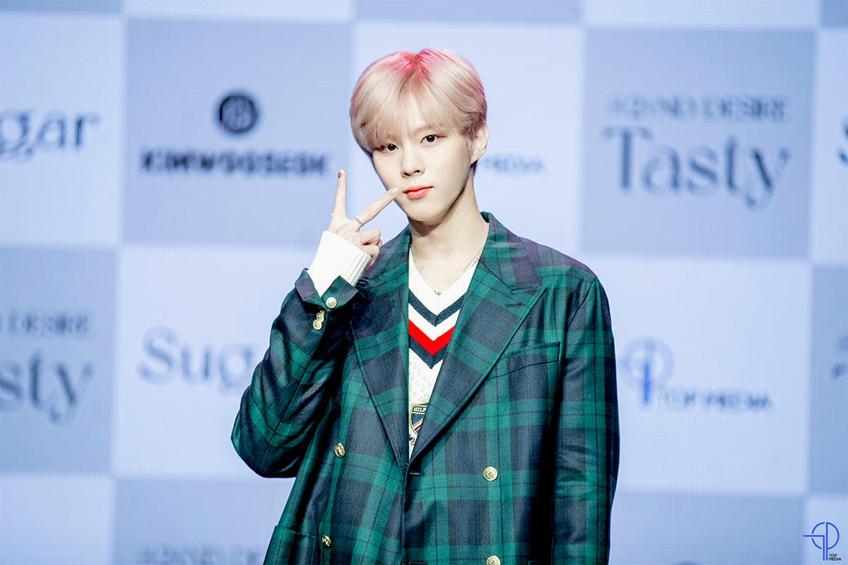 [포토] 김우석, 핑크 헤어 꽃미남