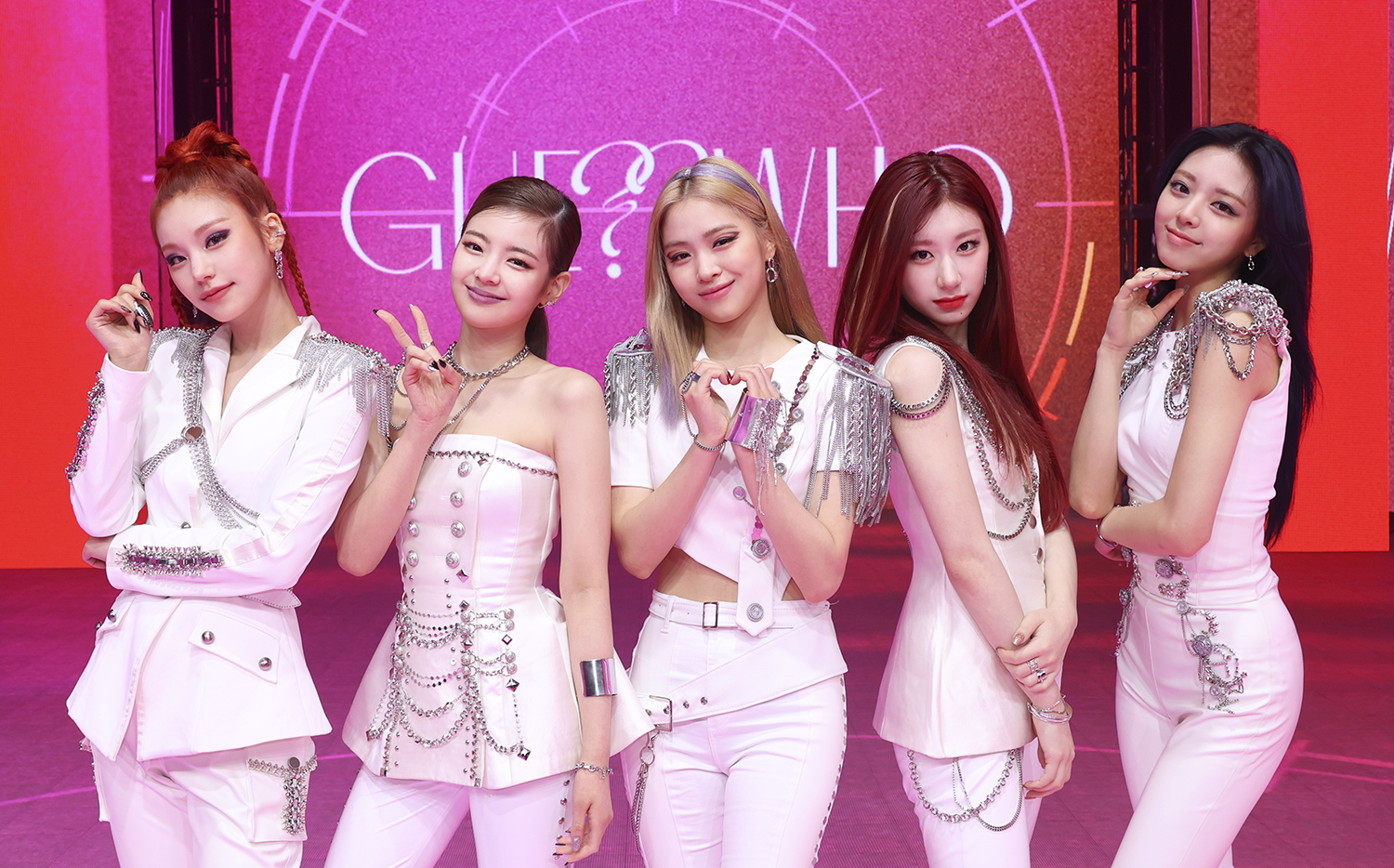 ITZY, 온라인 쇼케이스 성료→‘쇼! 음악중심’ 컴백 무대 선사