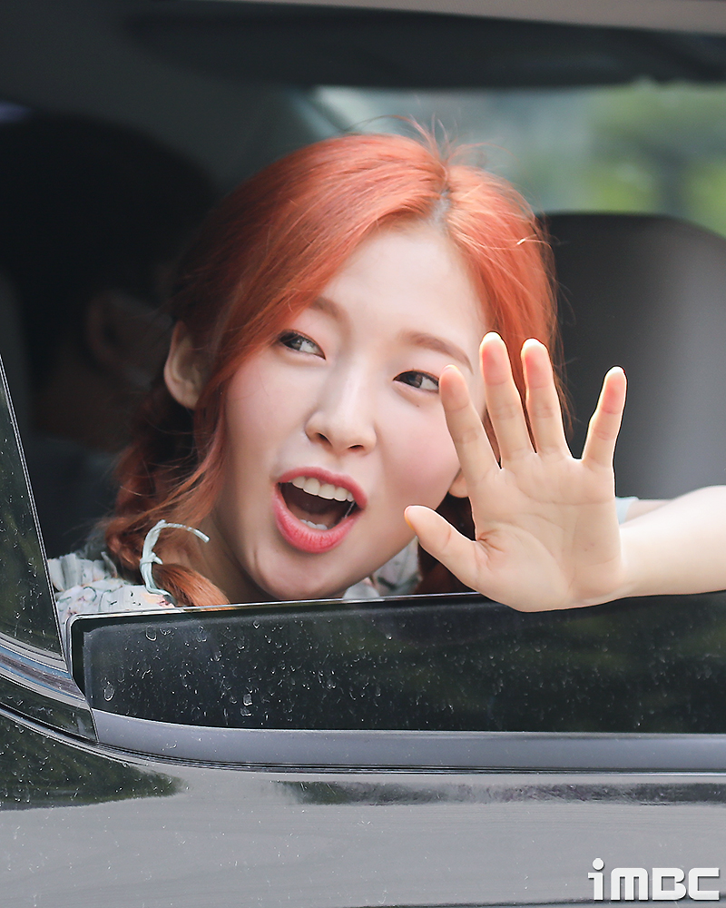 [포토] 오마이걸 아린, '세상 귀엽게 퇴근하는 삐삐~'