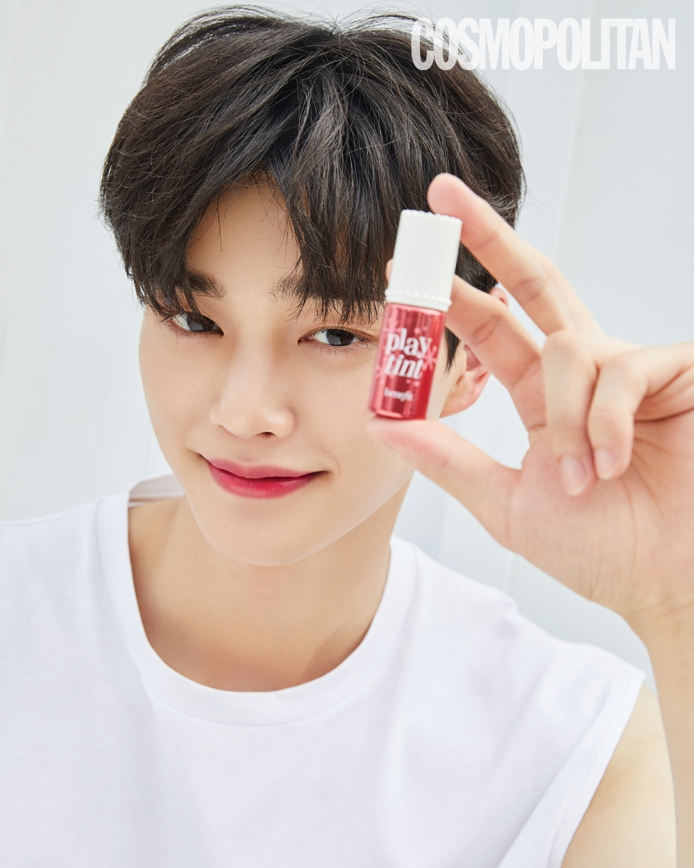 붉은 입술도 어울리는 송강 (화보)