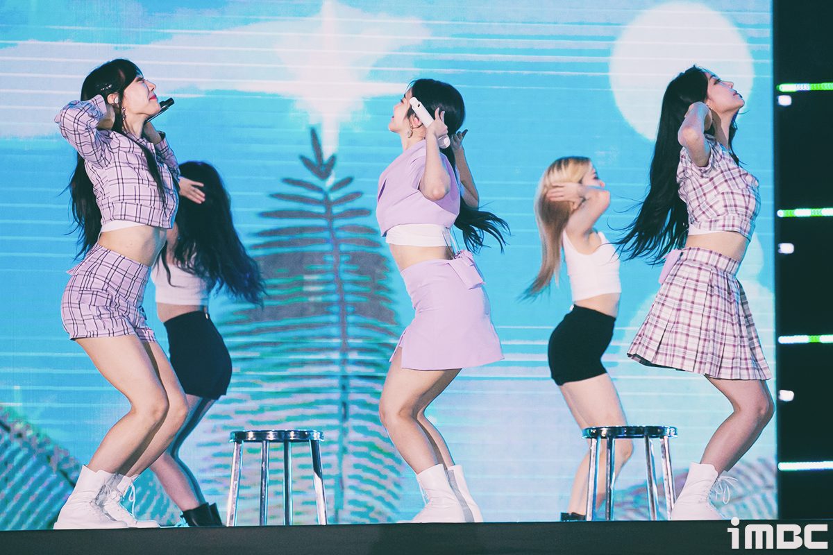 [움짤] 브레이브걸스, '밀보드'의 전설 '롤린' 2021 드림콘서트 초토화!