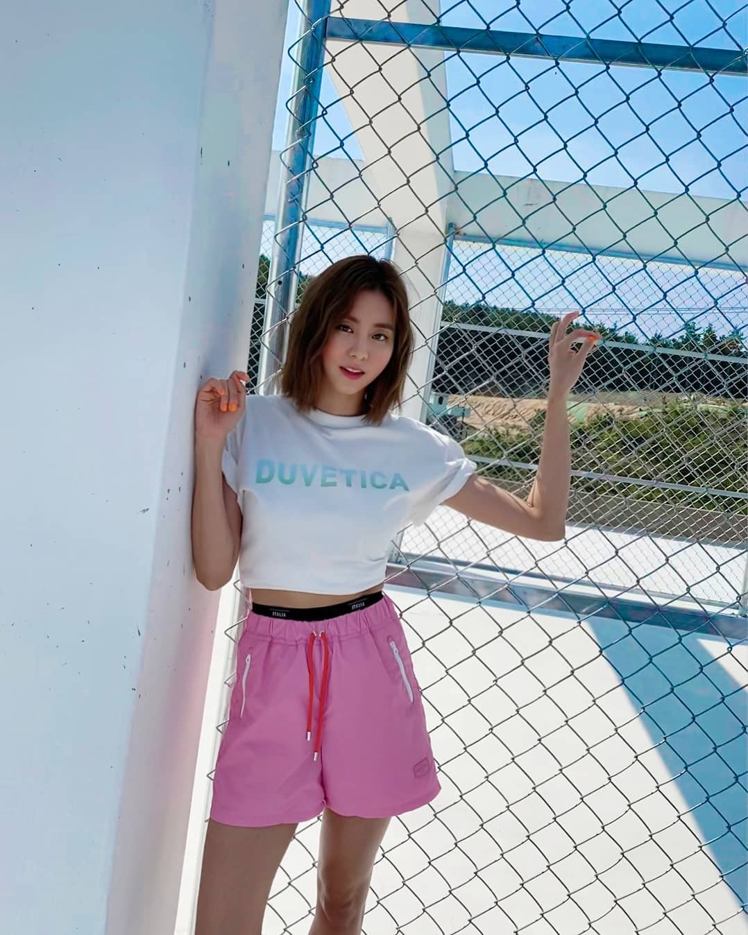 유이, 요요 8kg 쪘다더니…극세사 각선미 자랑 [인스타] 