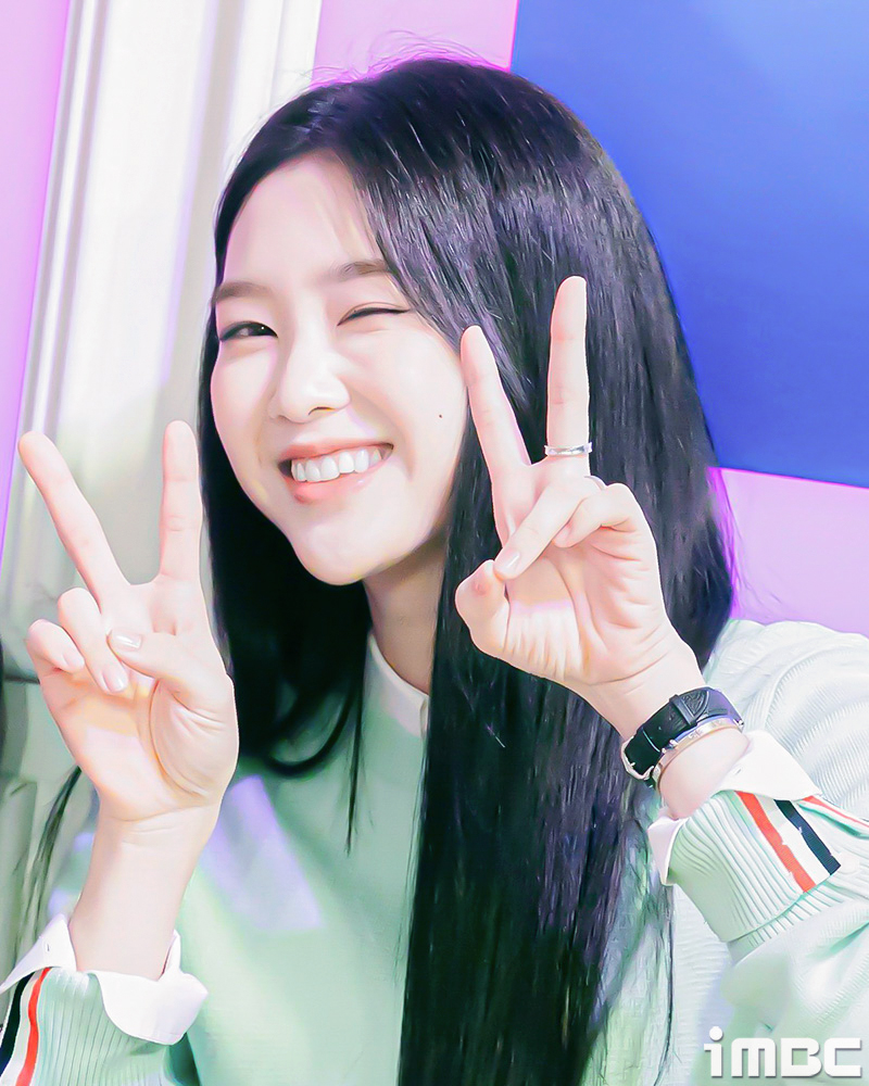 [움짤] 오마이걸(OMG) 지호, '엔도르핀 죠랭이' 청정 윙크~! (라디오스타 B하인드①)