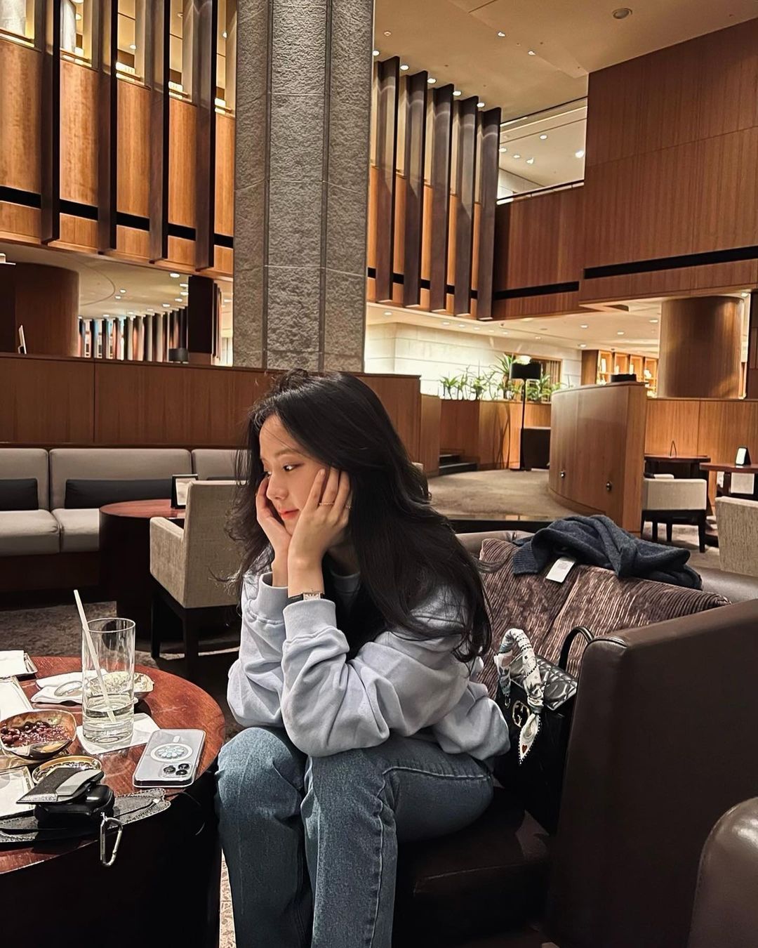 블랙핑크 지수, 상큼+러블리한 꽃받침…심쿵 매력 발산 [인스타] 