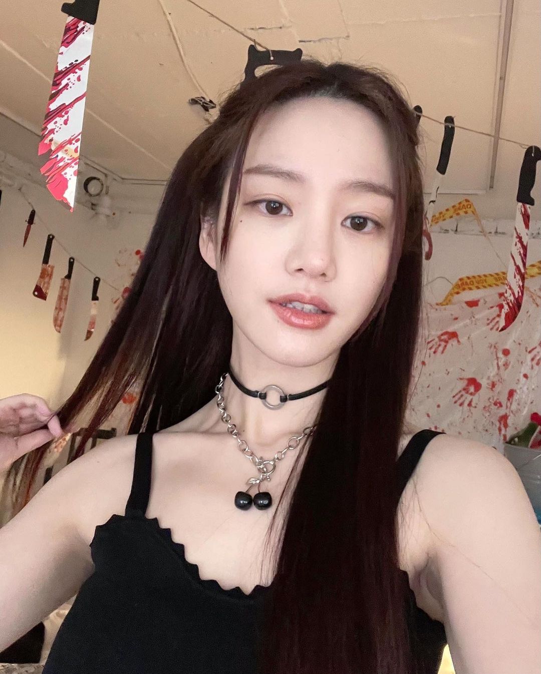 이유비, 완벽 어깨라인 심쿵 비주얼 자랑 [인스타]