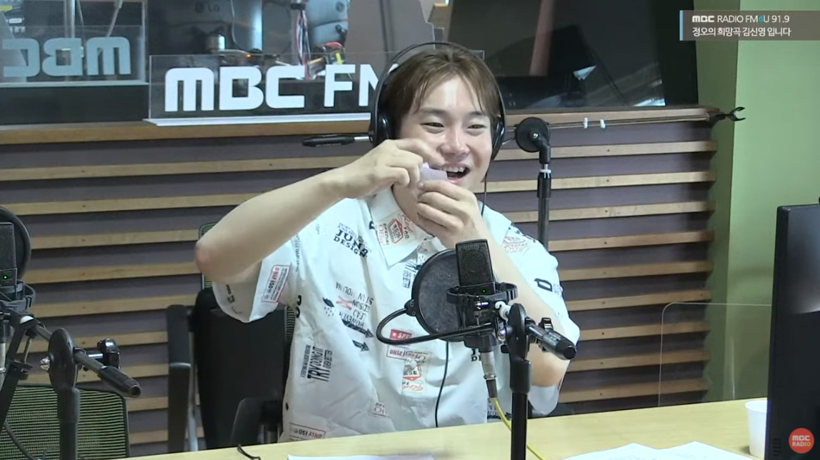 유재환 "적녹색맹인데 안경 선물 받고 처음 초록색 잔디와 단풍 봐" (정희)