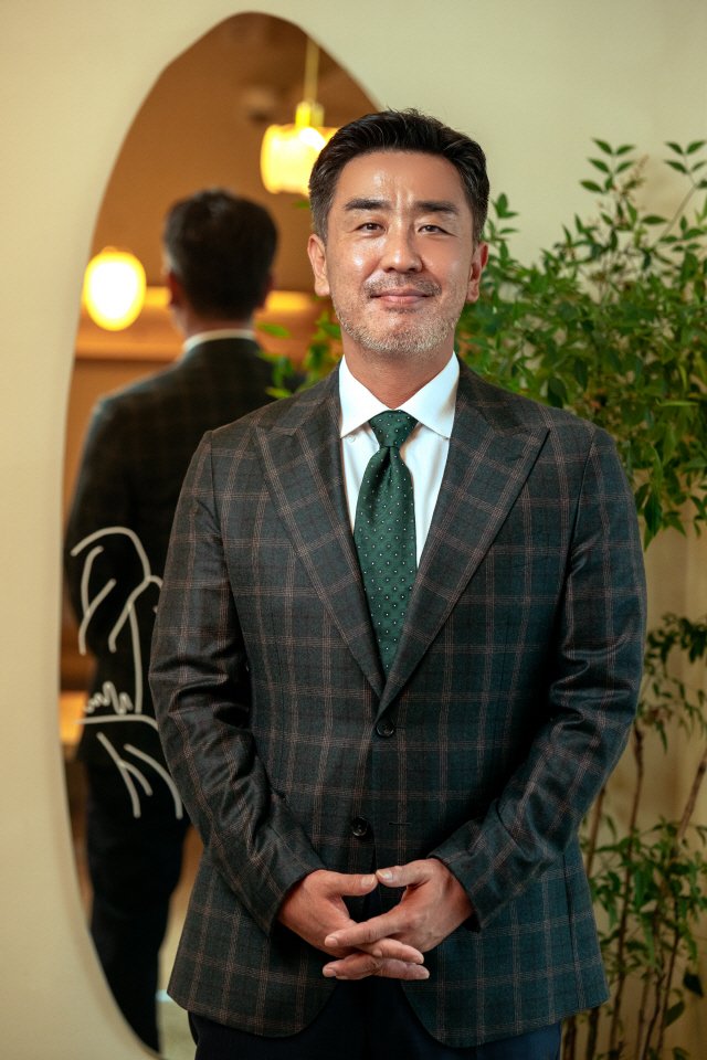 '장르만 로맨스' 류승룡 "오랜만의 스크린 복귀, 눈물이 왈칵 났다" [인터뷰M]