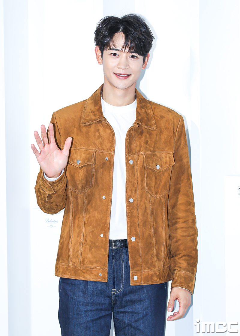 [포토] 민호, 오늘 날씨 '민호우~'