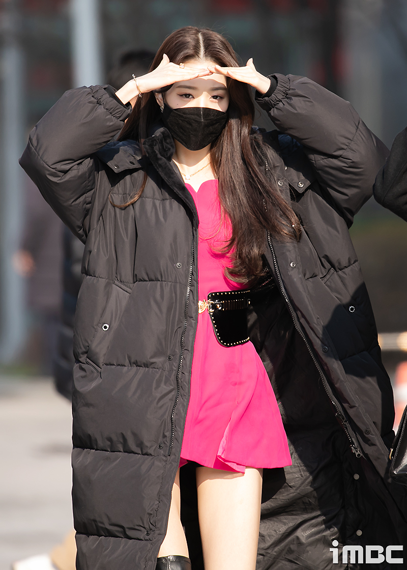 [포토] 아이브 장원영, '쇼케의상 입고 왔어요~'