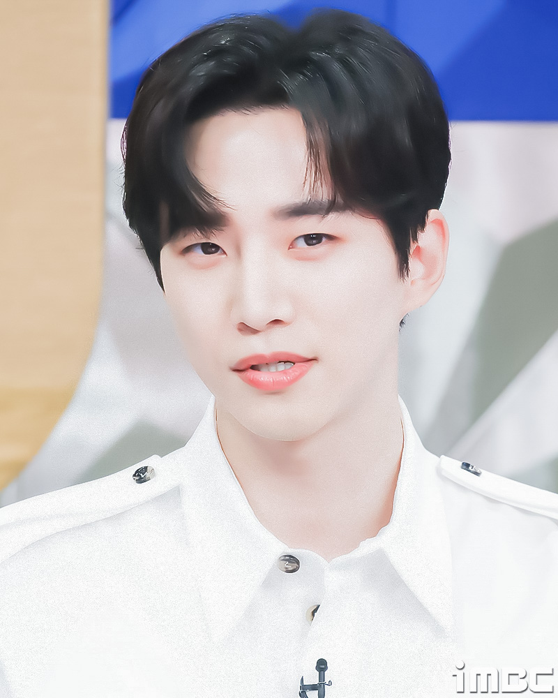 [움짤] 이준호, '본캐 부캐' 사이 '예능캐' 매력방출 (라디오스타 B하인드①)