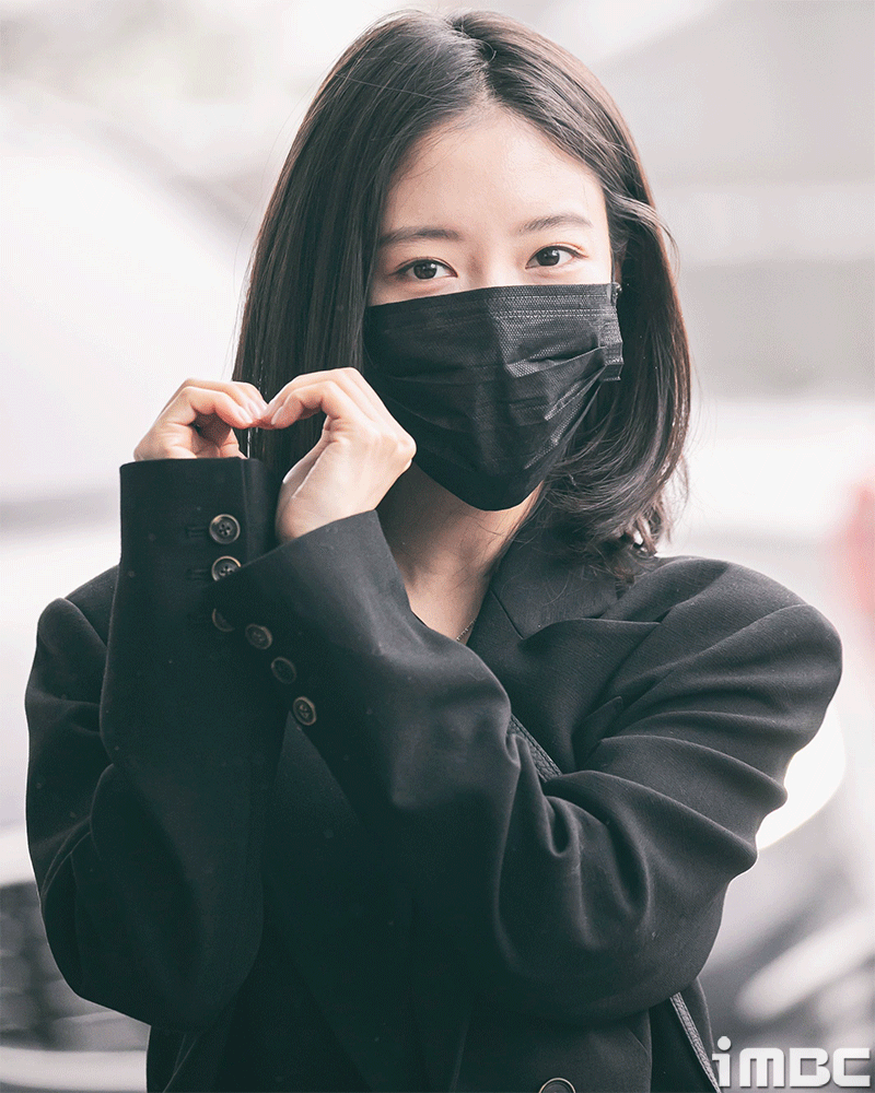 [움짤] 이세영, 감출수 없는 텐션 '내가 성덕임~'