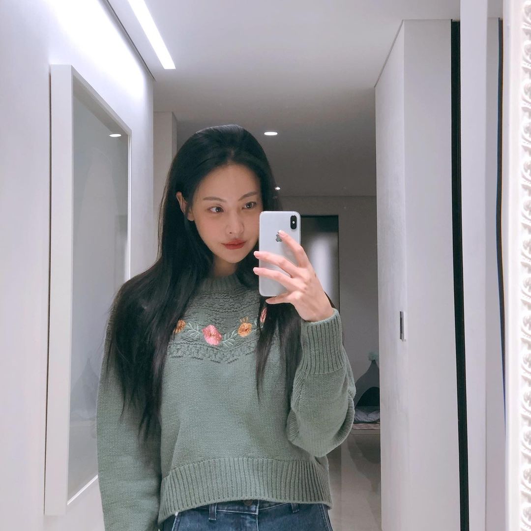 오연서, 감탄 절로 나오는 청순 거울셀카 [인스타] 