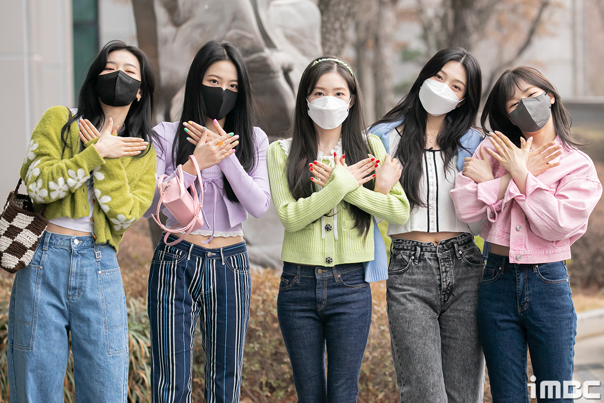 [포토] 레드벨벳 완전체, '정오의 복고 요정들'