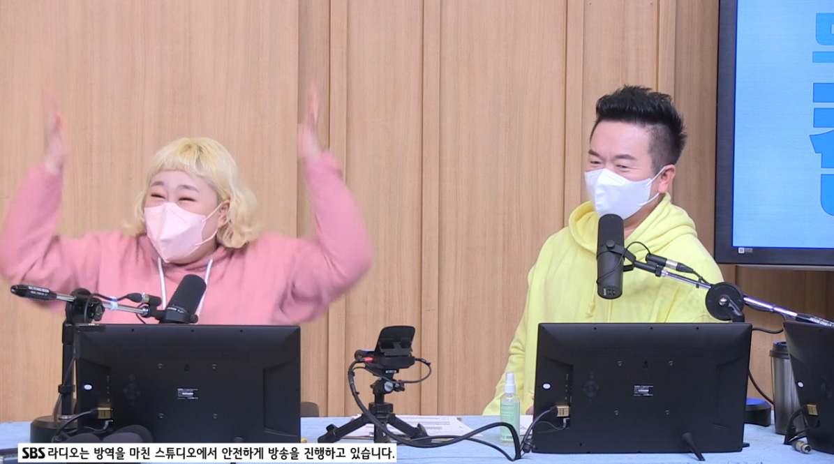 홍윤화 "아이유 씨와 공통점은 앞니로 음식 씹는 것, 어떤 분은 틀니인 줄 알았다고" (컬투쇼)