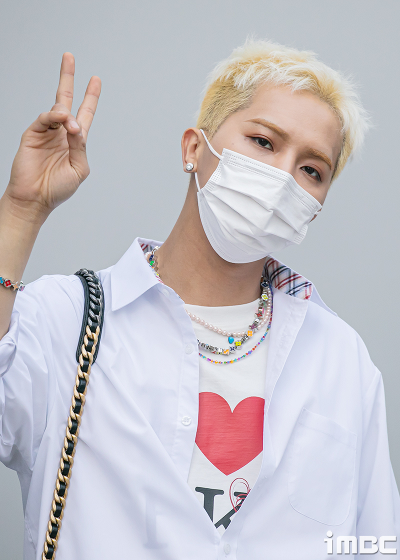 [포토] 송민호, 내 마음 '하트 브이~'