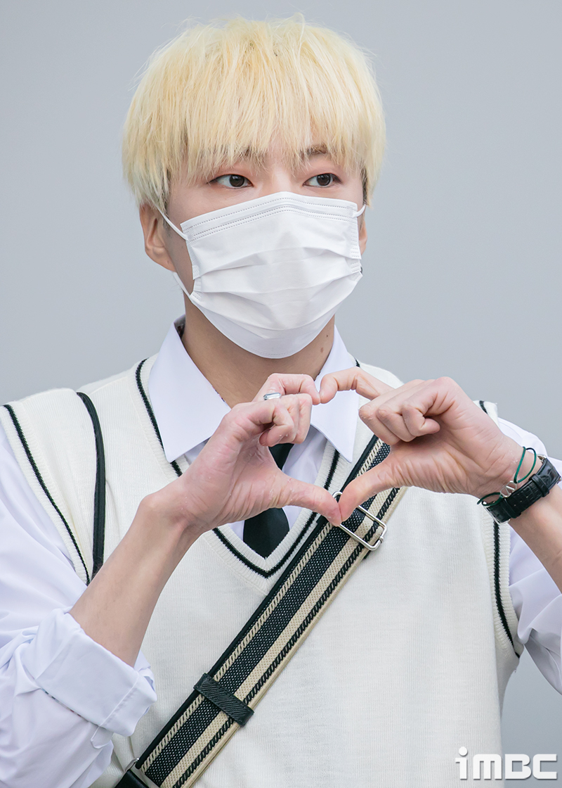 [포토] 강승윤, '러블리 하트'