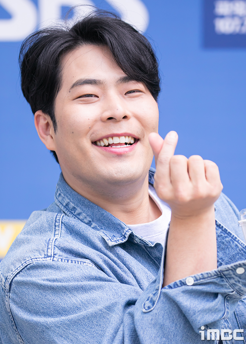 [포토] 김해준, 눈 깜빡이는 시간 아까워. 그동안 널 볼 수 없을테니