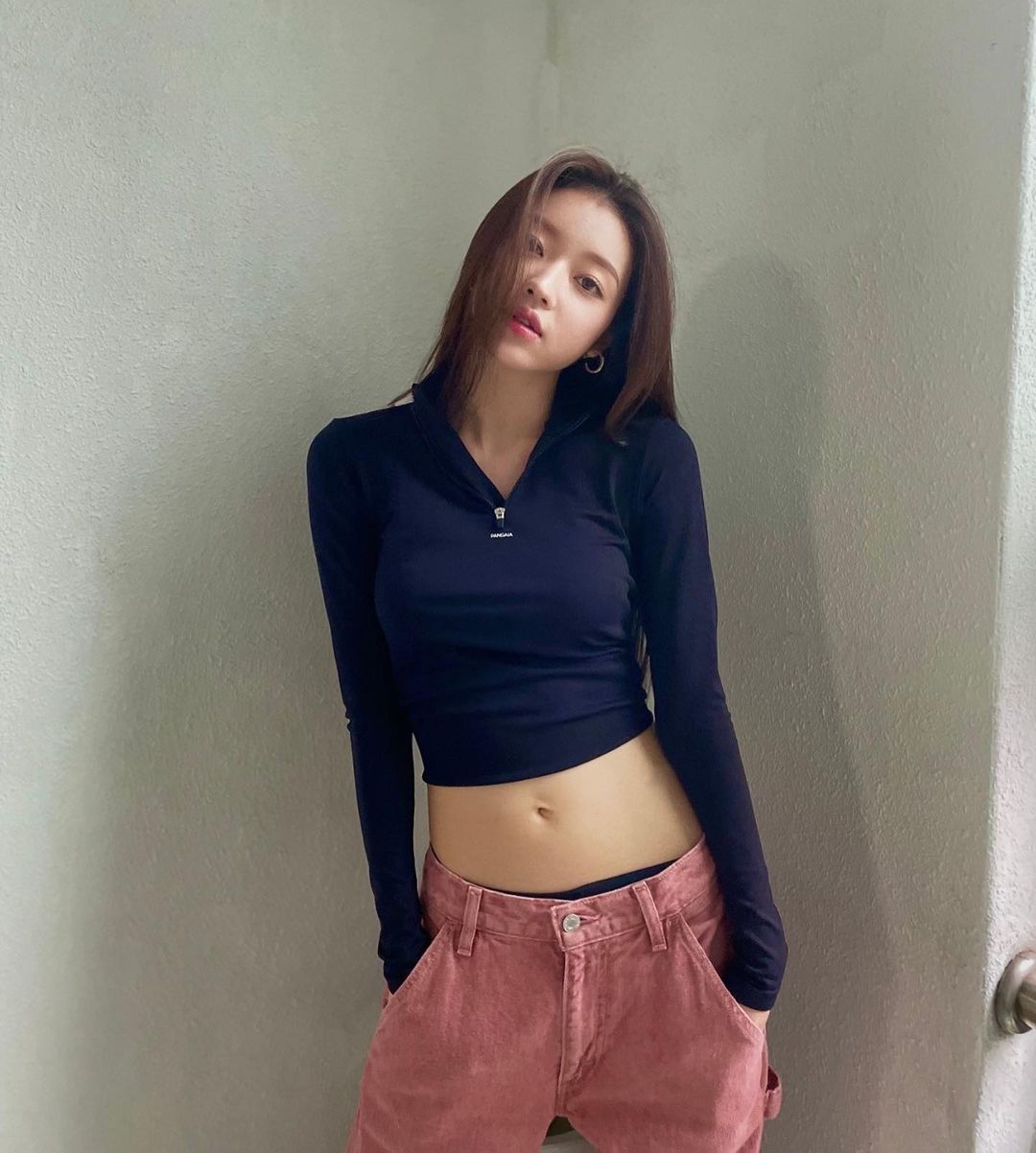 오마이걸 유아, 시크+러블리 공존하는 명품 비주얼 [인스타]