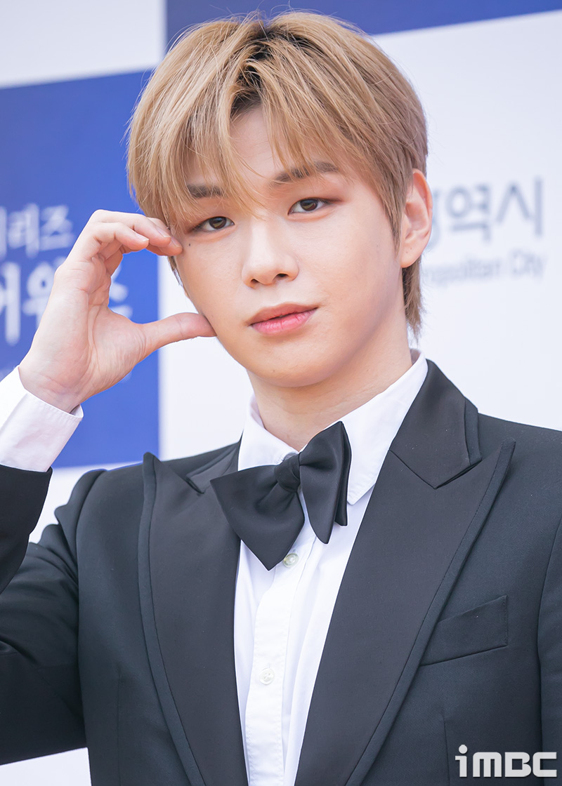 Kang Daniel UNIVERSE