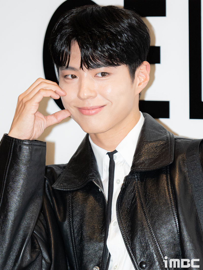 박보검 팬미팅에 태양-자이언티까지 새 소속사의 특급 케어