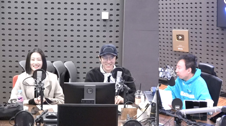 이현이 "파리 샹젤리제에서 누가 말 걸어 얘기했는데 알고보니 소매치기, 다 털려" (라디오쇼)