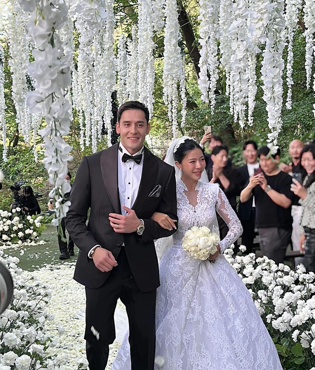 줄리엔강, 제이제이와 결혼식 현장 공개 “완벽한 날…이제 품절됐다” [소셜in]