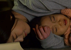 <장미빛 연인들> 한선화, 이고은 구하기 위해 몸 던졌다! '모성본능 폭발'