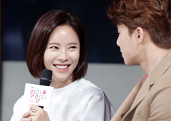 [제작발표회]<킬미힐미> 황정음, 박서준 깨알 매너에 '활짝'