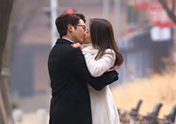 <장미빛 연인들 리뷰> 최필립, 윤아정에 기습키스! 사랑확인?