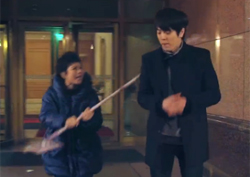 [불굴의 차여사 예고] 딸 눈물에 분노한 김동주, '빗자루 응징'!