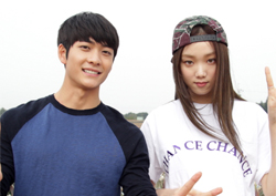 <여왕의 꽃> 신예 강태오, "이성경, 눈 맑아 매력적…떨렸다"