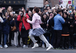 <킬미힐미> 지금은 공개촬영 中? 특별히 여고생 '요나'로 준비했어요