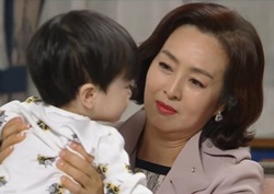 [압구정 백야 리뷰] "네 아빠랑 닮았네" 이보희, 손자 안으며 '눈물'