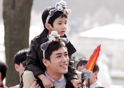 <불굴의 차여사> 놀이공원 간 박윤재-이승우, '붕어빵' 인증?