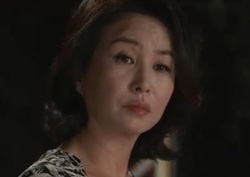 [여왕의 꽃 리뷰] "우리는 같은 족속" 김미숙, 김성령과 팽팽한 신경전!