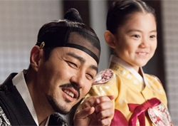 <화정> 차승원, 촬영장 비하인드 '딸바보 여기있네~'