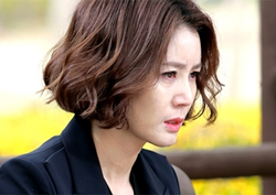 <여왕의 꽃> 김성령, 빈틈없는 악녀 본색! "눈물 쯤이야~"