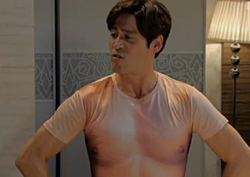 [여왕의 꽃 리뷰] "이거 입어" 이형철, 식스팩 티셔츠 굴욕!