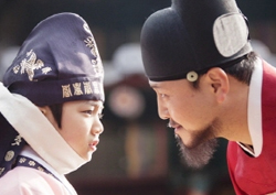 <화정> 정웅인, 눈 가린 대군 끌고 어디로? '대립 시한폭탄 터지나'