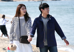 <여왕의 꽃> 윤박♥이성경, "보는 사람도 설레게 만든다!" 