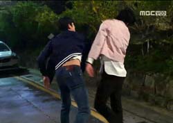 [여왕의 꽃 리뷰] 강태오, 윤박에게 분노의 주먹질 “이런 쓰레기!” 