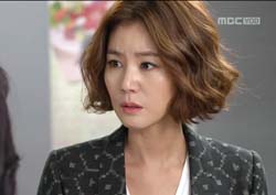 [여왕의 꽃 리뷰] 김성령, 이종혁의 결혼 얽힌 진실 알고 ‘패닉’